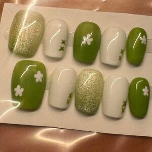 Meadow Luxe Nail Set –‎ Pre-Designed Press-On Whimsy